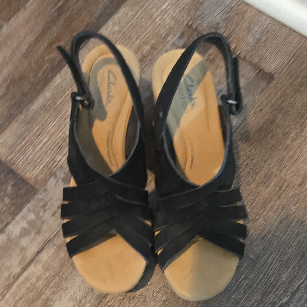 Clarks Women's Black and Tan Sandals